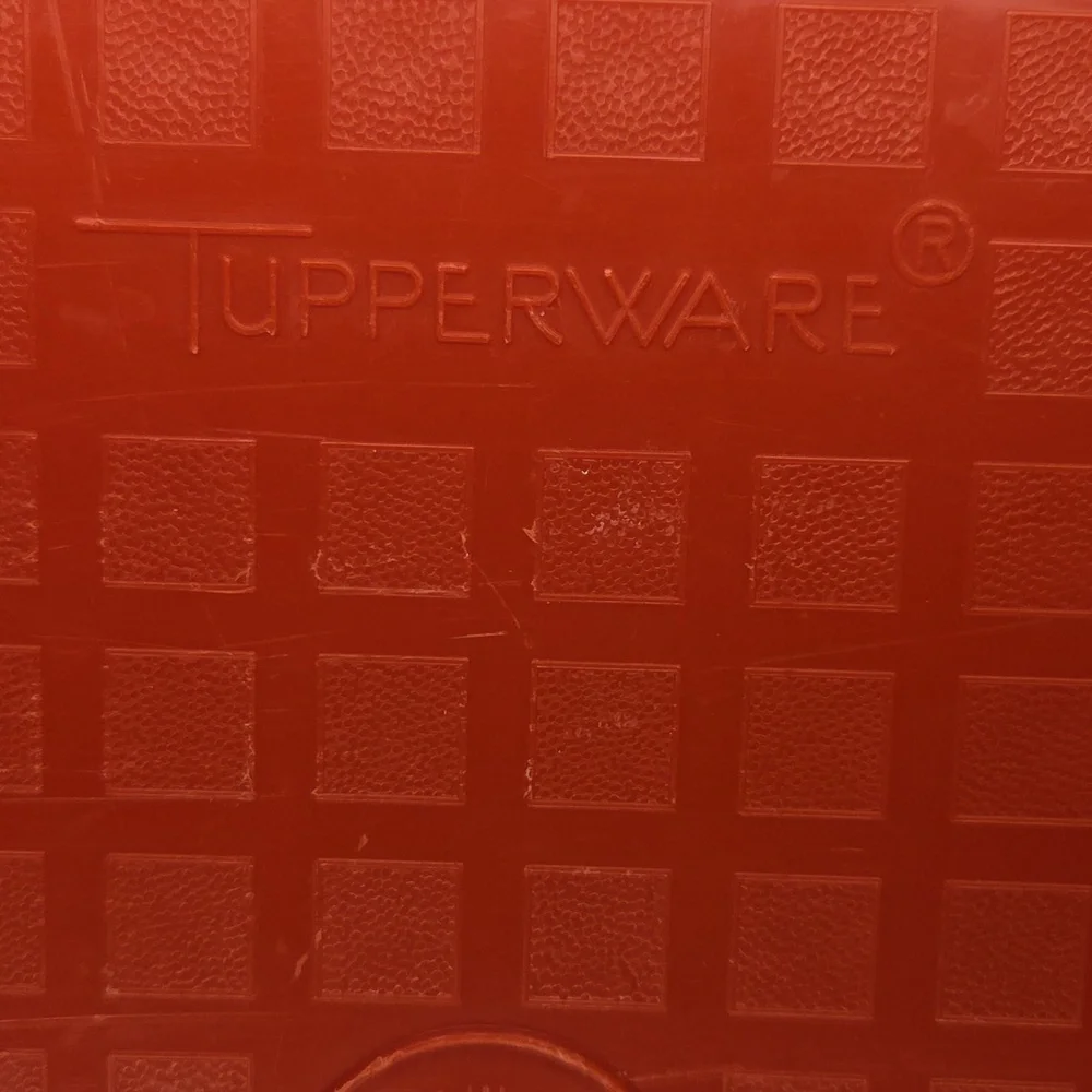 Tupperware: Marinade Container - Picture 7 of 13